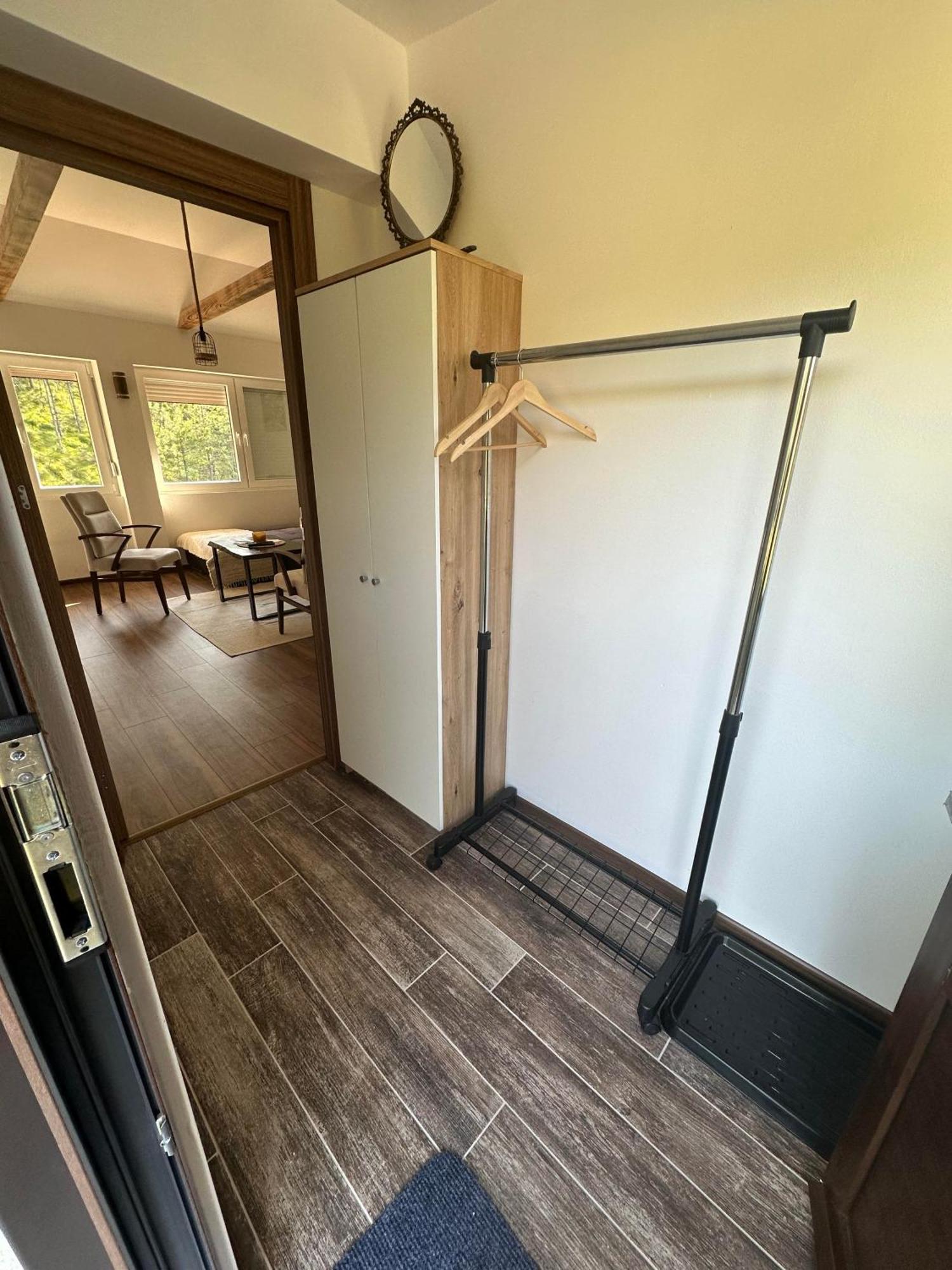 Zicka Plaza Appartement Kraljevo Buitenkant foto